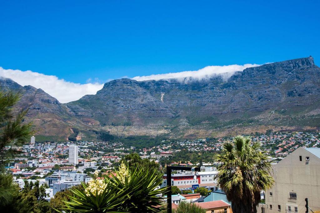 Table Mountain Inn Кейптаун Экстерьер фото